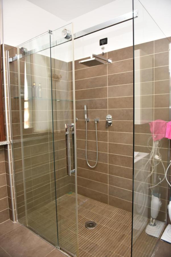 Design & Comfort A Romano Di L. Романо ди Ломбардия Екстериор снимка