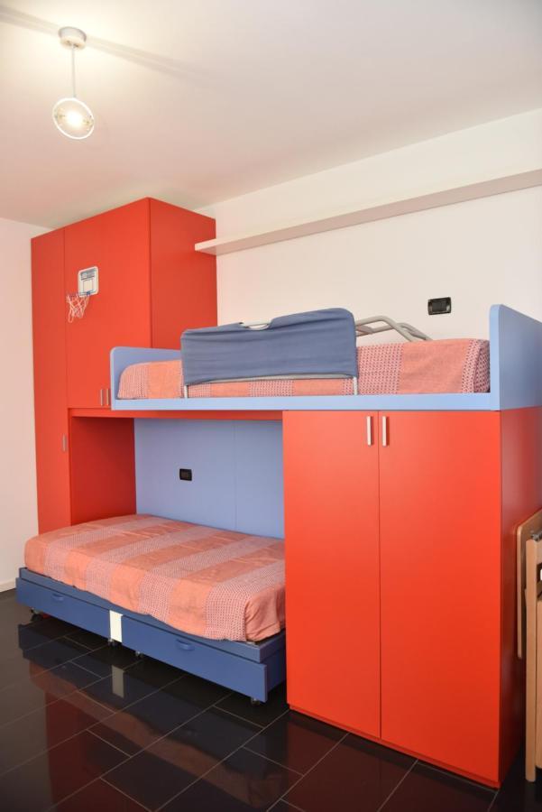 Design & Comfort A Romano Di L. Романо ди Ломбардия Екстериор снимка